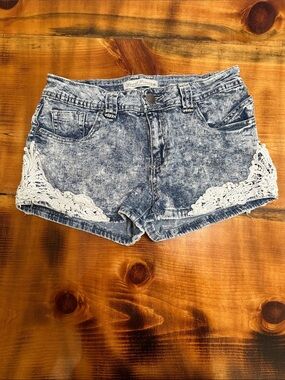 Acid-Wash Denim Shorts with White Lace Accent